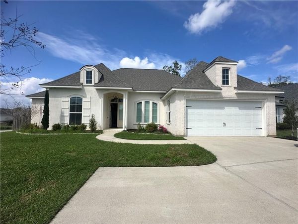 2037 BEGUE Lane , Covington, LA 70433