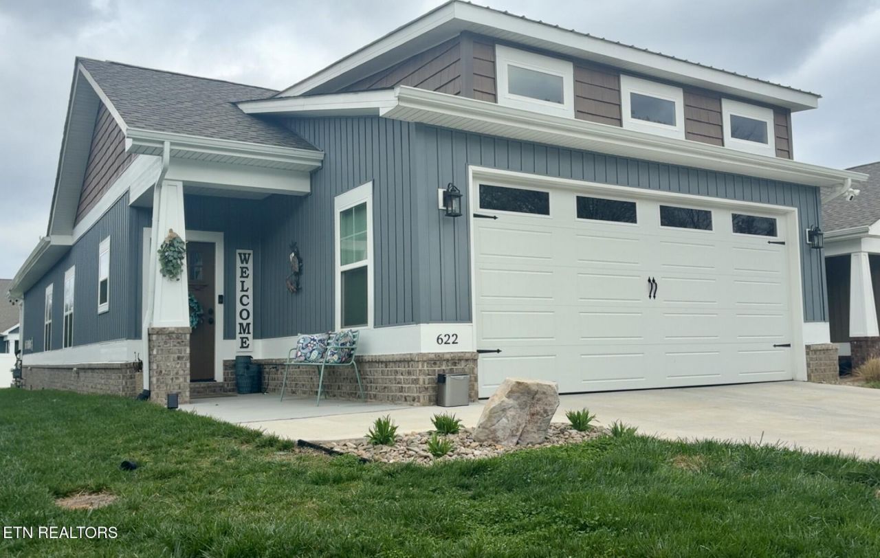 622 Johnson Estate Lane, Sevierville, TN 37862 Main Photo