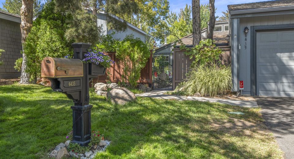 6435 Meadow Valley Lane, Reno, NV 89519 Photo