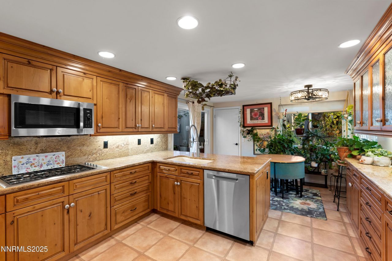 6435 Meadow Valley Lane, Reno, NV 89519 Photo