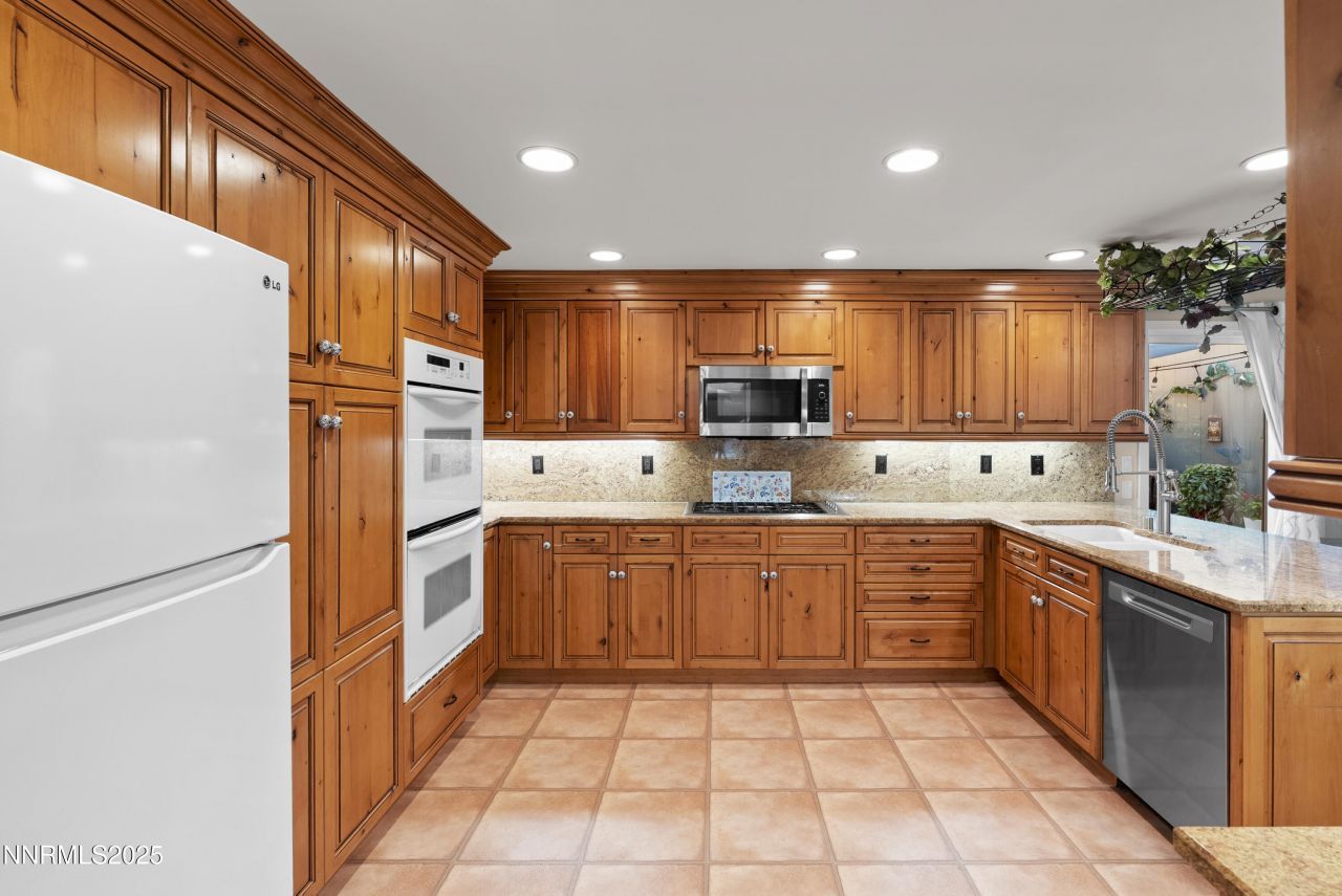 6435 Meadow Valley Lane, Reno, NV 89519 Photo