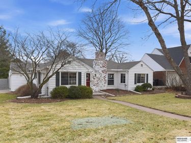 459 N 61st Street, Omaha, NE 68132