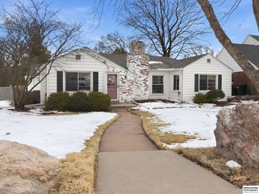 459 N 61st Street, Omaha, NE 68132