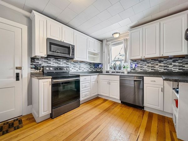 25 Eden St, Unit 2, Salem, MA 01970