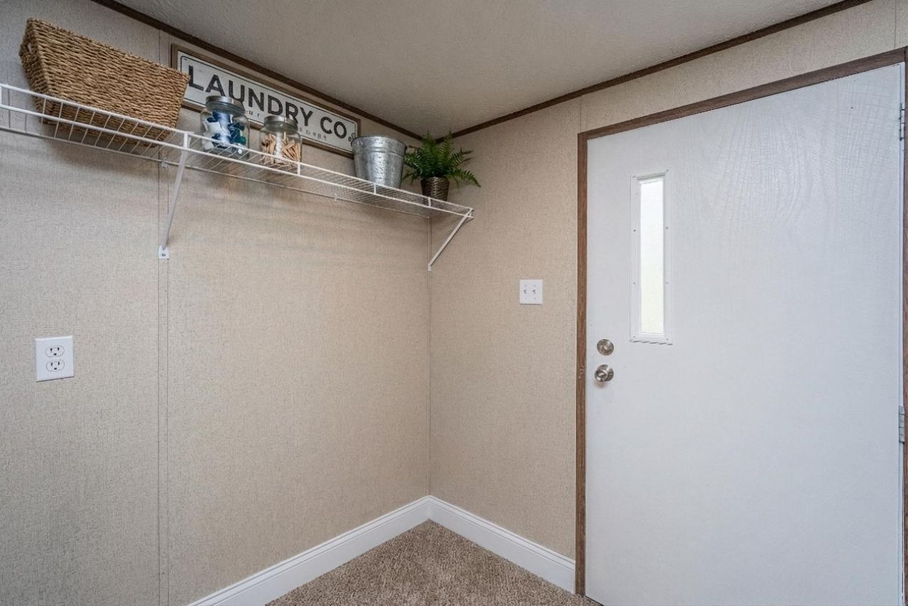 268 Rodeo Drive Photo 32