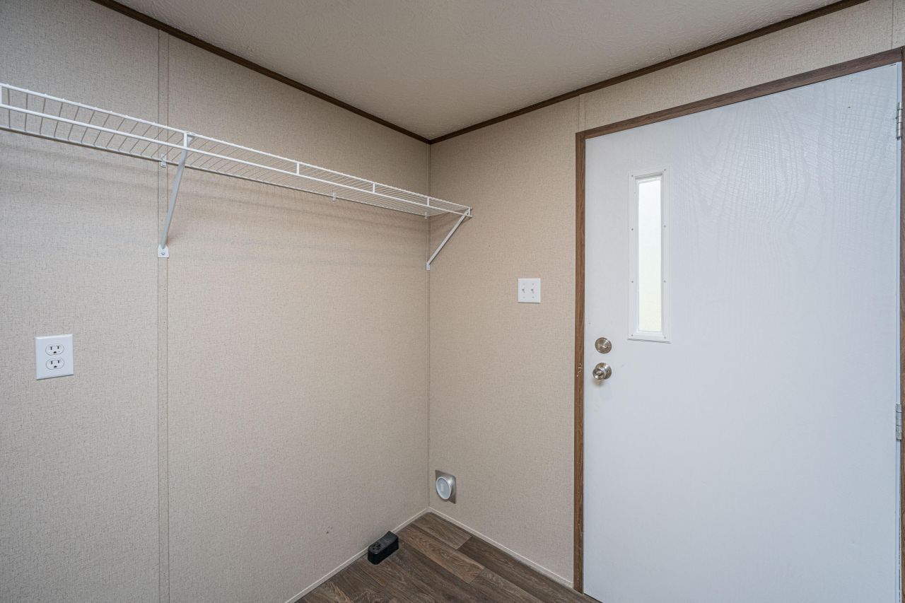 268 Rodeo Drive Photo 33