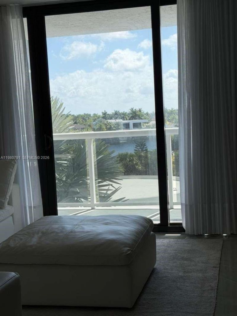 20505 E Country Club Dr , Unit 534, Aventura, FL 33180 Photo