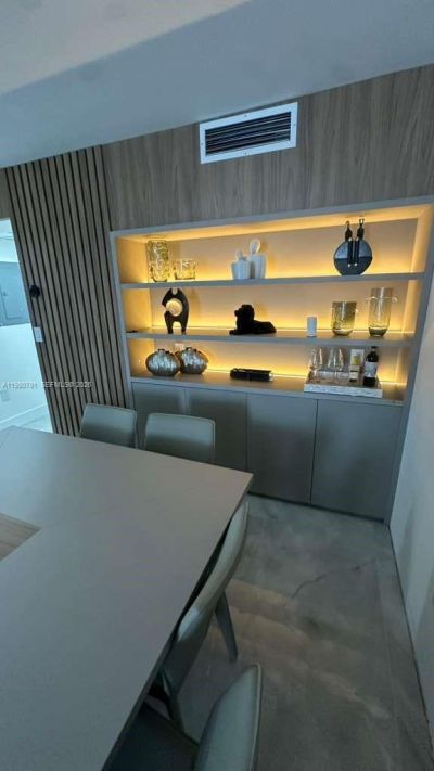 20505 E Country Club Dr , Unit 534, Aventura, FL 33180 Photo