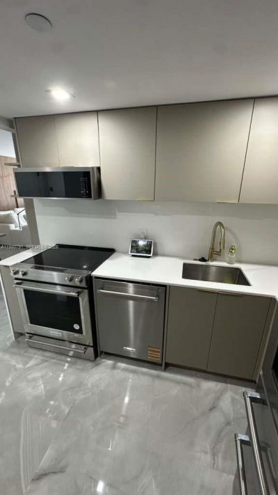 20505 E Country Club Dr , Unit 534, Aventura, FL 33180 Photo