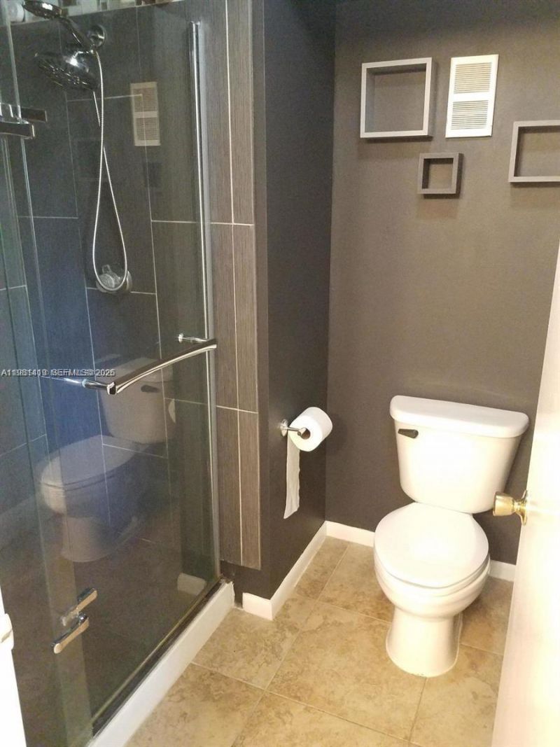 4863 Via Palm Lks, Unit 806, West Palm Beach, FL 33417 Photo