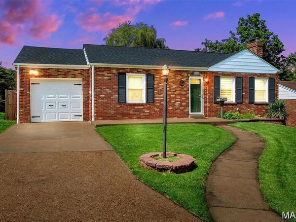 9319 Lenard Court, St Louis, MO 63123