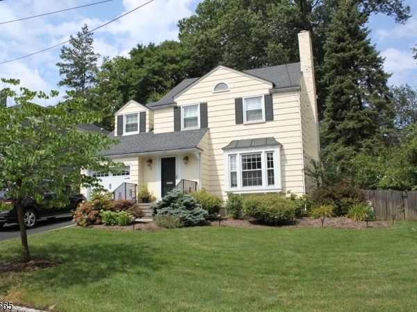 3 Elmwood Pl, Millburn, NJ 07078
