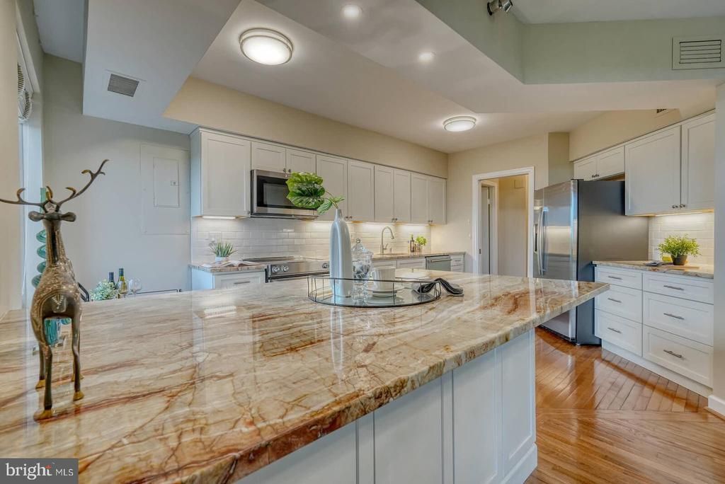 5802 Nicholson Lane, Unit 2-604, North Bethesda, MD 20852 Main Photo