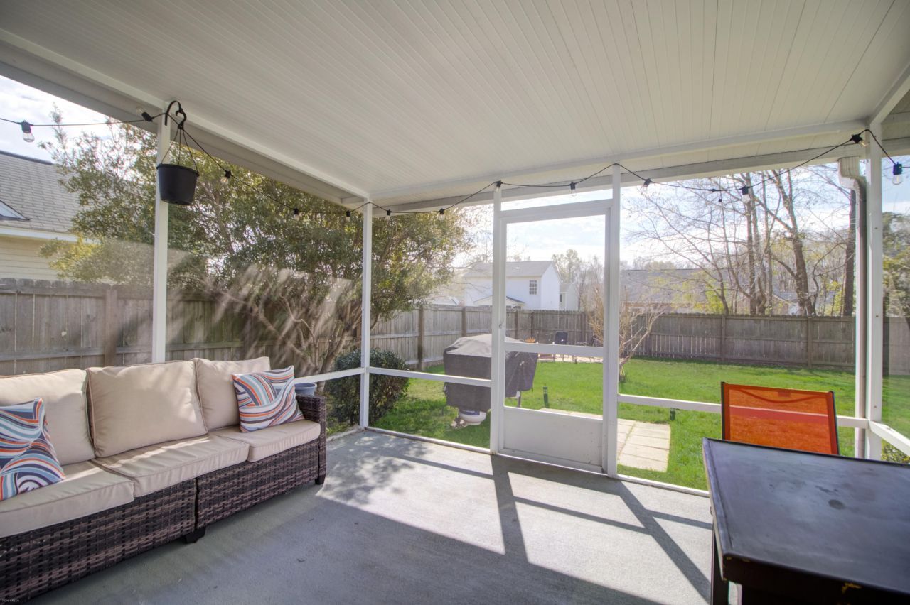 325 Slow Mill Drive Photo 15