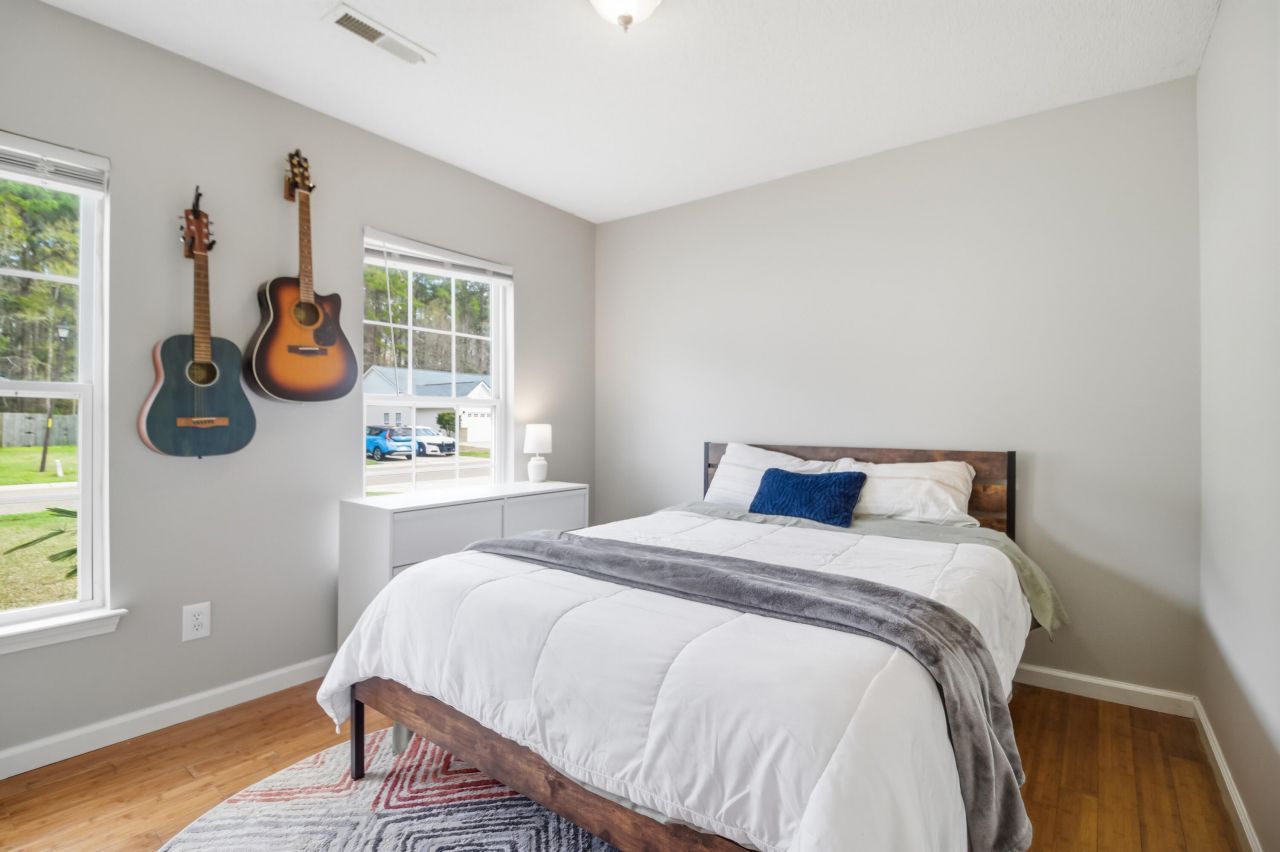 325 Slow Mill Drive Photo 9