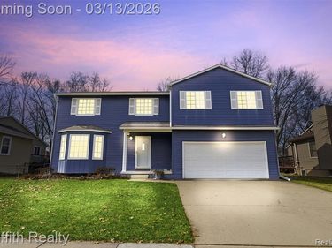 886 Alpine Drive, Brighton, MI 48116