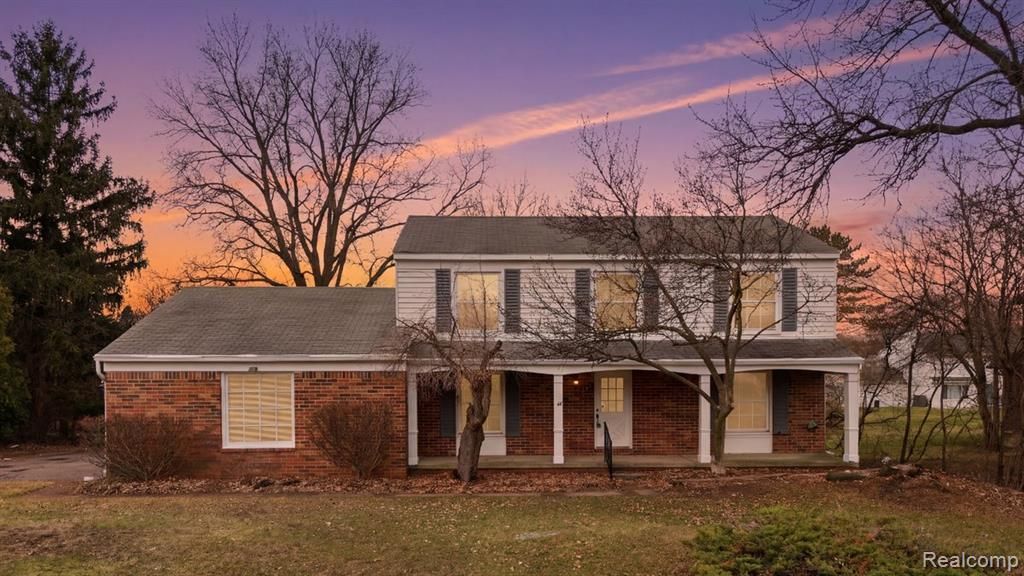 5634 Stratford Drive, West Bloomfield Township, MI 48322 Main Photo