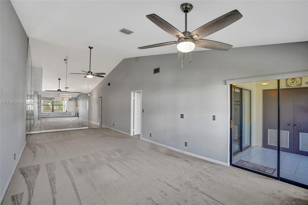 7681 Tahiti Ln, Unit 205, Lake Worth, FL 33467 Photo