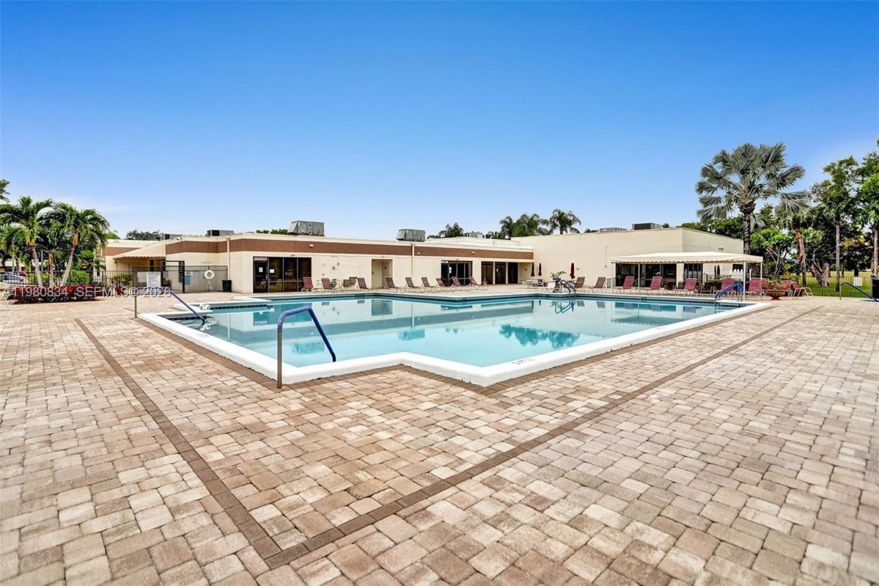 7681 Tahiti Ln, Unit 205, Lake Worth, FL 33467 Photo