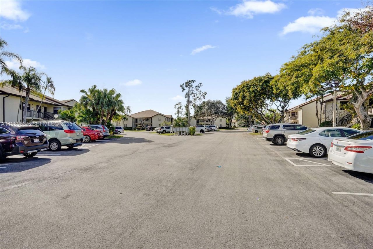 7681 Tahiti Ln, Unit 205, Lake Worth, FL 33467 Photo
