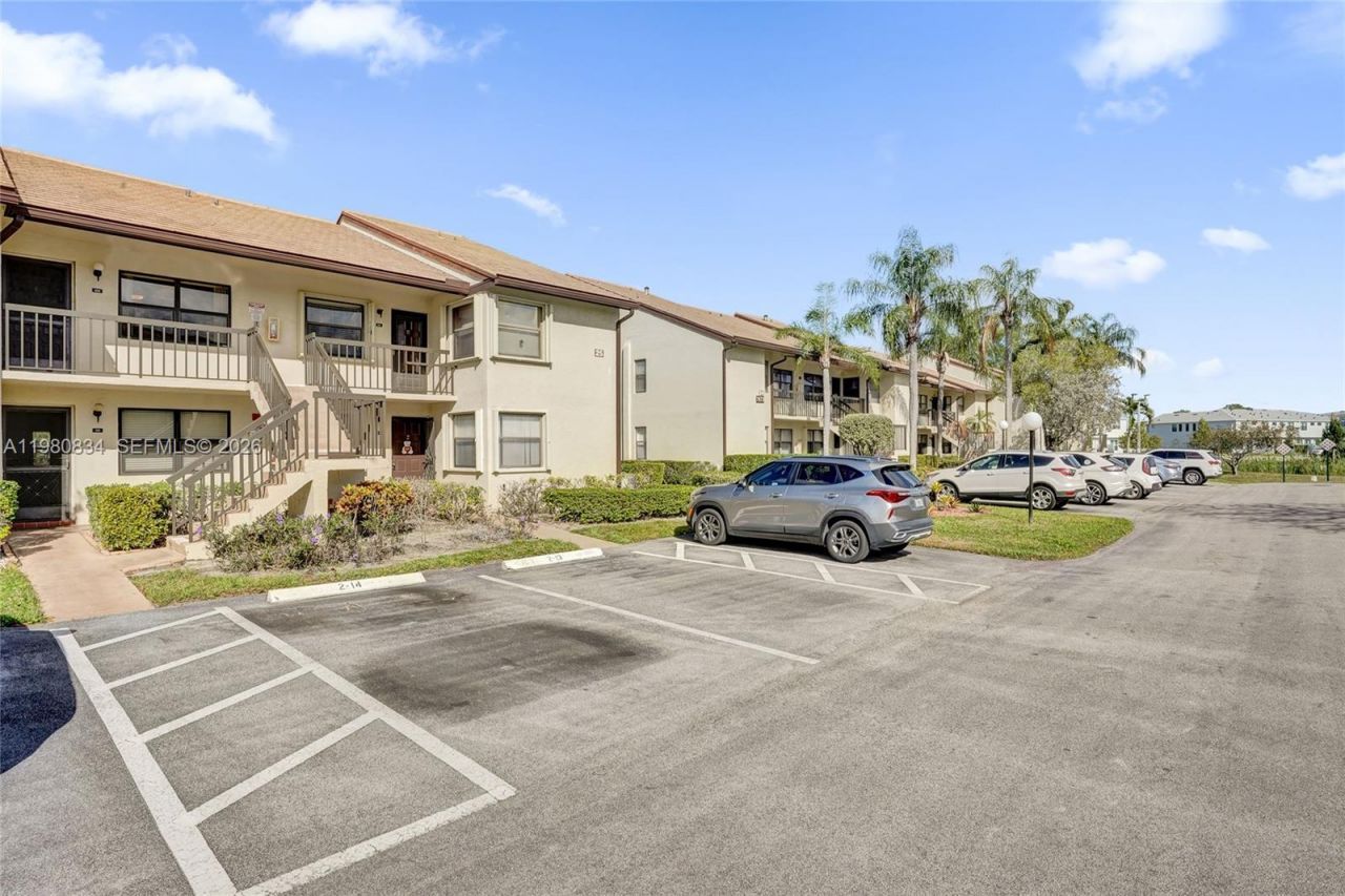 7681 Tahiti Ln, Unit 205, Lake Worth, FL 33467 Photo