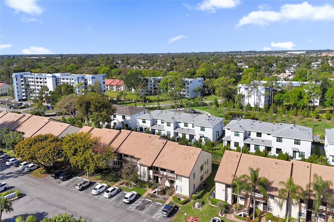 7681 Tahiti Ln, Unit 205, Lake Worth, FL 33467 Photo