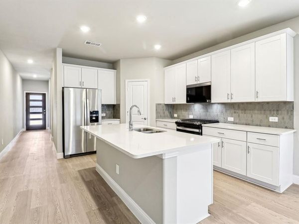 6636 Creek Edge Circle, Fort Worth, TX 76036