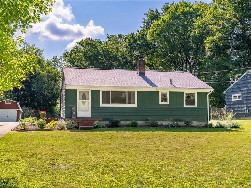 13526 Glenvale Avenue NW, Uniontown, OH 44685 Photo 1