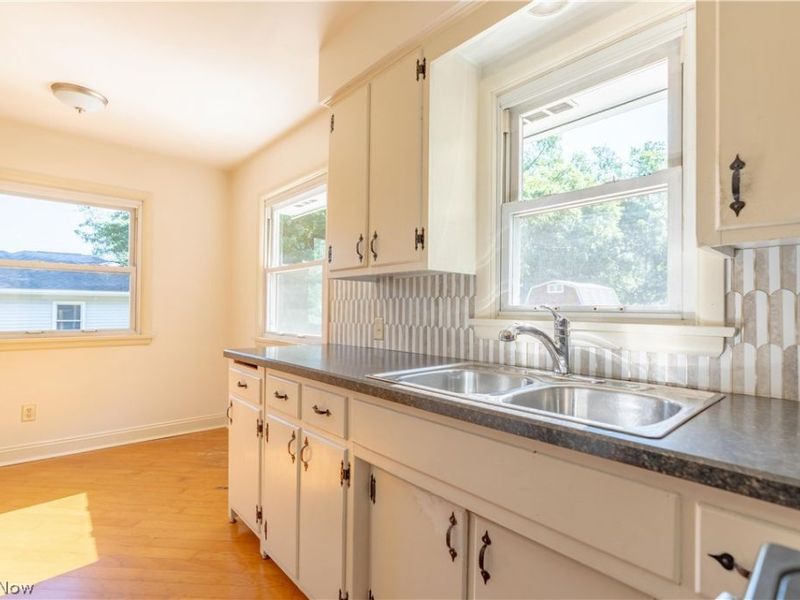 13526 Glenvale Avenue NW, Uniontown, OH 44685 Photo 4