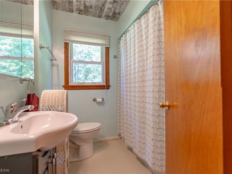 13526 Glenvale Avenue NW, Uniontown, OH 44685 Photo 7