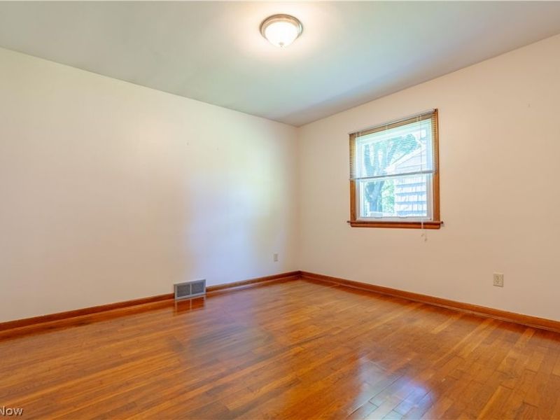 13526 Glenvale Avenue NW, Uniontown, OH 44685 Photo 9