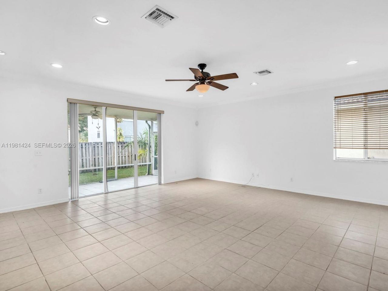 1663 E Harmony Lake Cir, Unit ., Davie, FL 33324 Photo