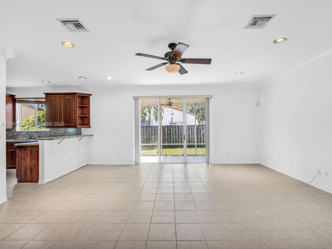 1663 E Harmony Lake Cir, Unit ., Davie, FL 33324 Photo