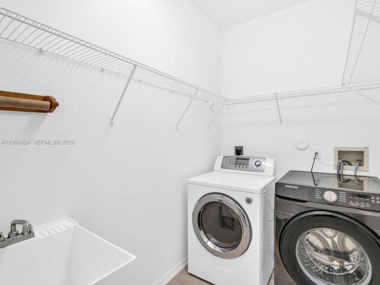 1663 E Harmony Lake Cir, Unit ., Davie, FL 33324 Photo