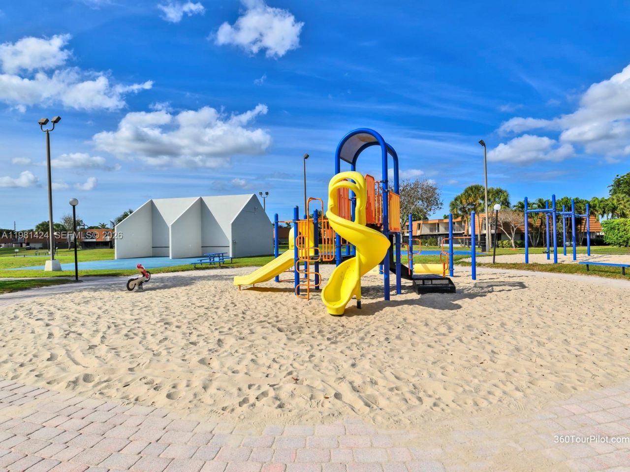 1663 E Harmony Lake Cir, Unit ., Davie, FL 33324 Photo