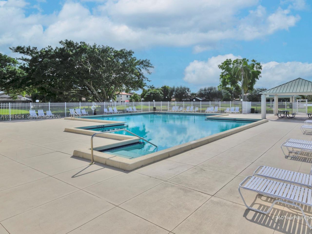 1663 E Harmony Lake Cir, Unit ., Davie, FL 33324 Photo