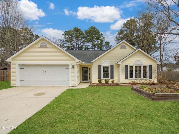 110 Cottage Lane, Jacksonville, NC 28546