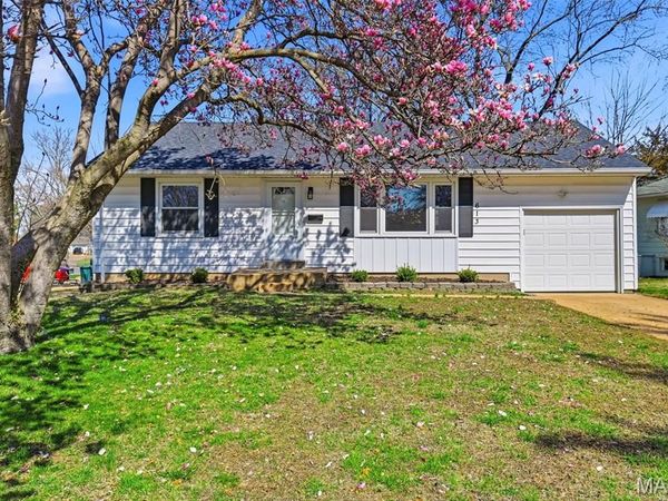 613 Jasmin Drive, Kirkwood, MO 63122