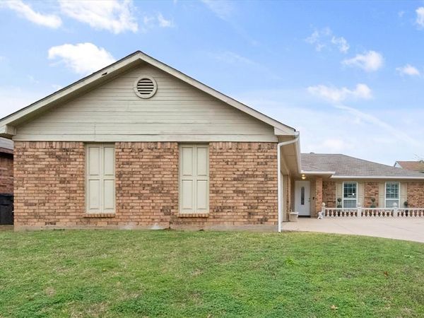 3104 Creekwood Lane, Fort Worth, TX 76123