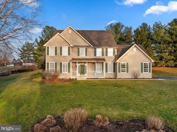 6 BELMONT CIRCLE, AVONDALE, PA 19311