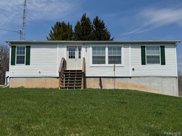 200 W Oyster Road, Rose City, MI 48654