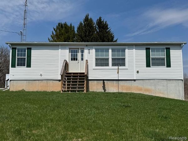 200 W Oyster Road, Rose City, MI 48654