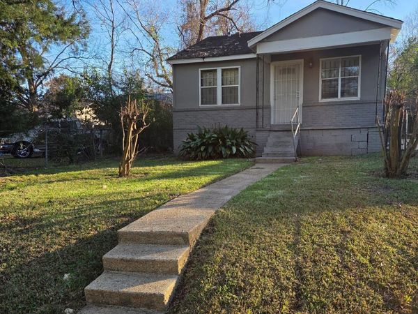 1317 Collier Avenue, Jackson, MS 39213