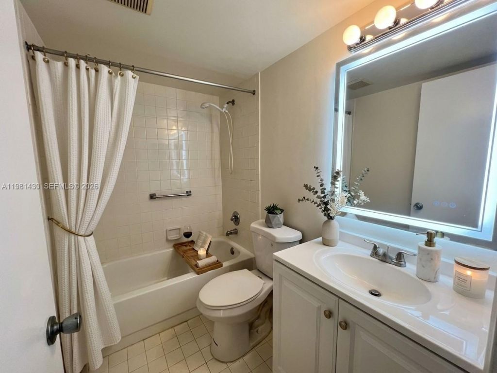 850 SW 133rd Ter, Unit 201B, Pembroke Pines, FL 33027 Photo