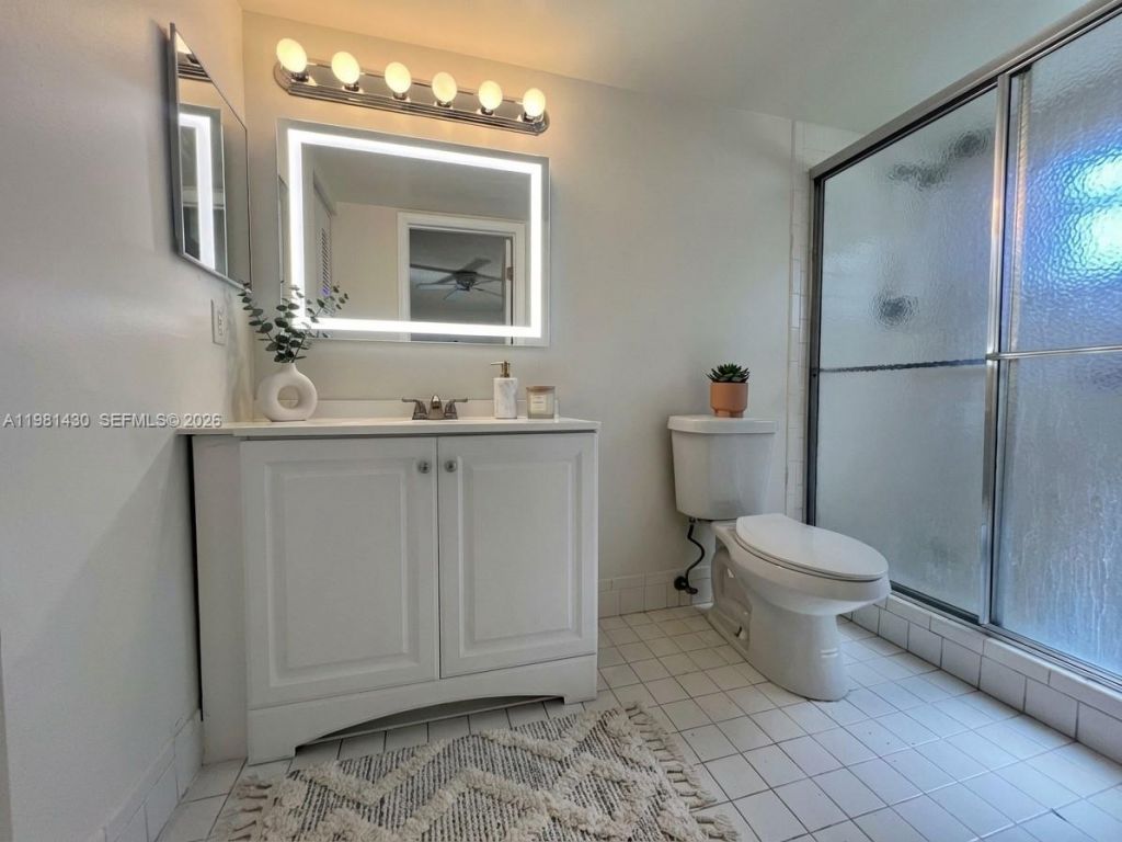 850 SW 133rd Ter, Unit 201B, Pembroke Pines, FL 33027 Photo