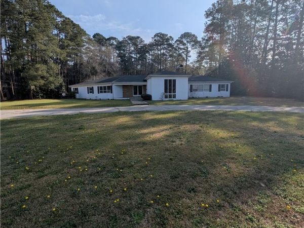 1503 Lake View Road S, Fairmont, NC 28340