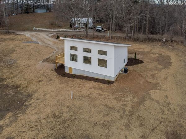 320 Grace LN NE, Riner, VA 24149