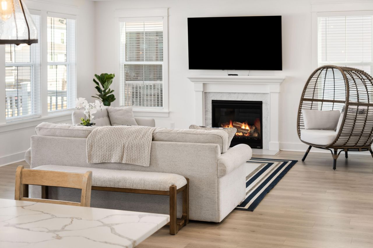 1562 N Lakeshore Drive Photo 10