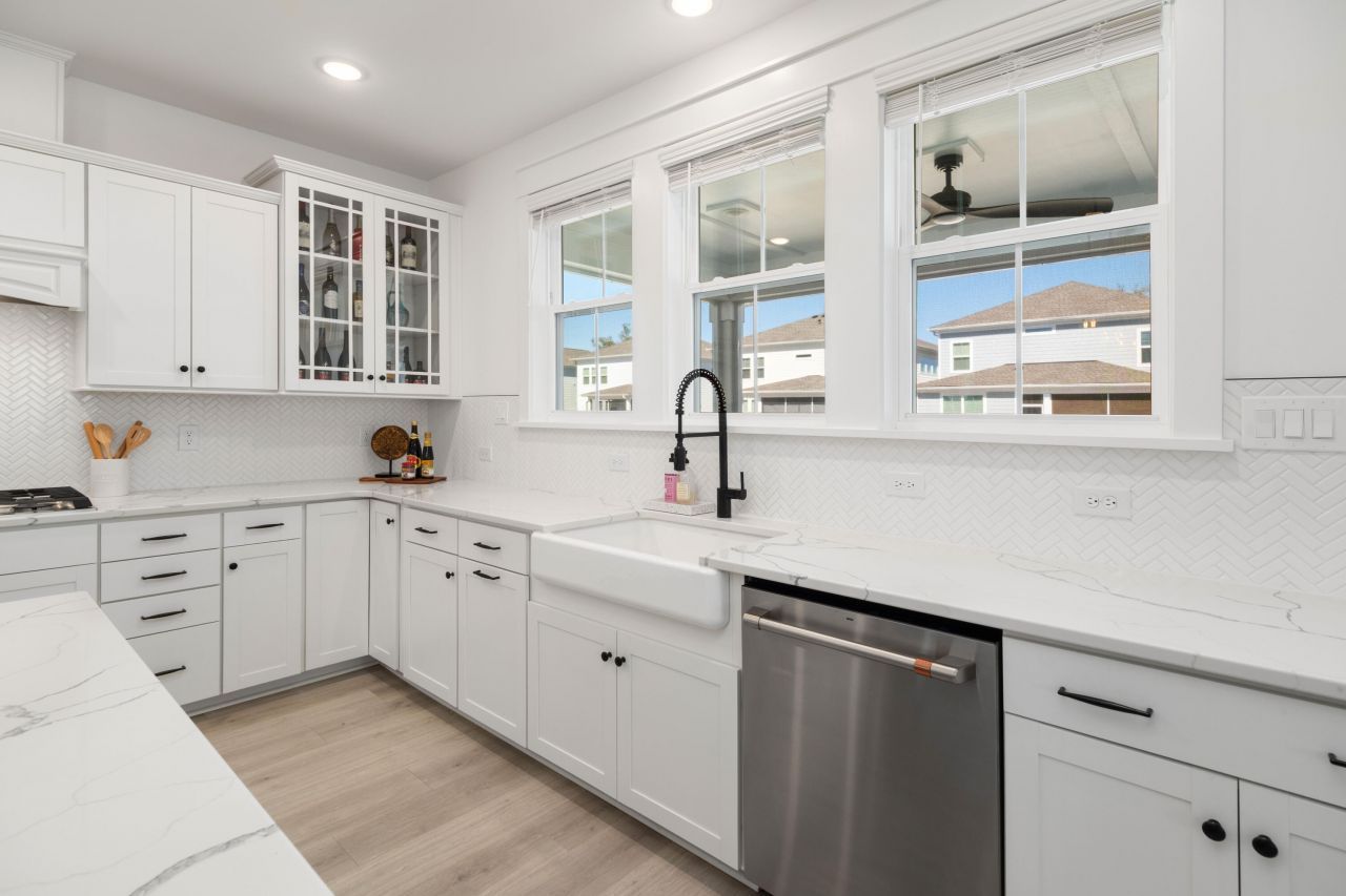 1562 N Lakeshore Drive Photo 15