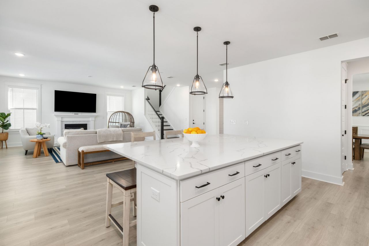 1562 N Lakeshore Drive Photo 17